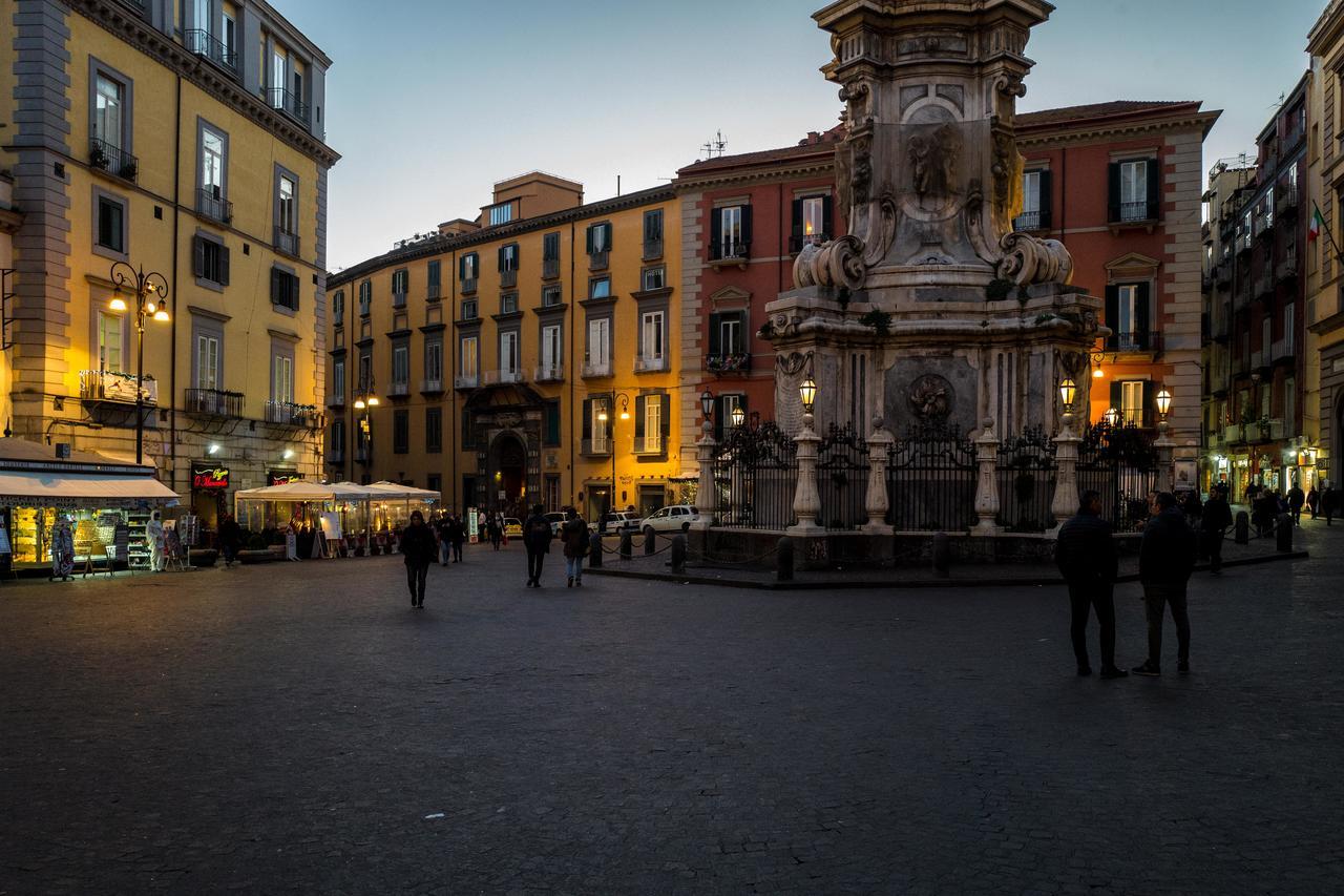Art Suite Nel Cuore Di Napoli Εξωτερικό φωτογραφία