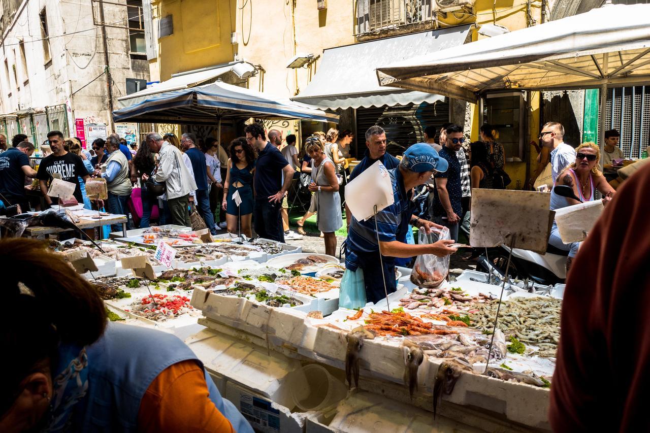 Art Suite Nel Cuore Di Napoli Εξωτερικό φωτογραφία
