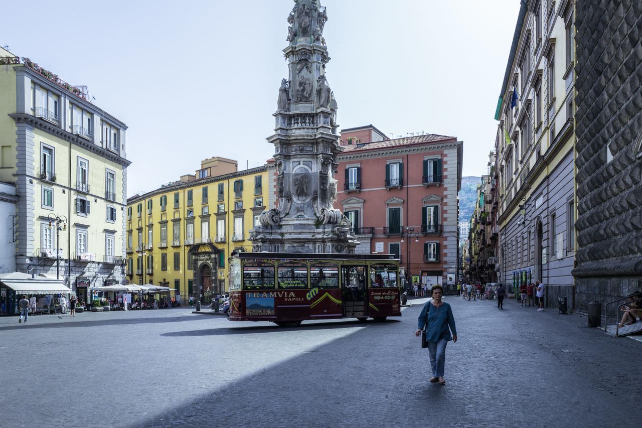 Art Suite Nel Cuore Di Napoli Εξωτερικό φωτογραφία